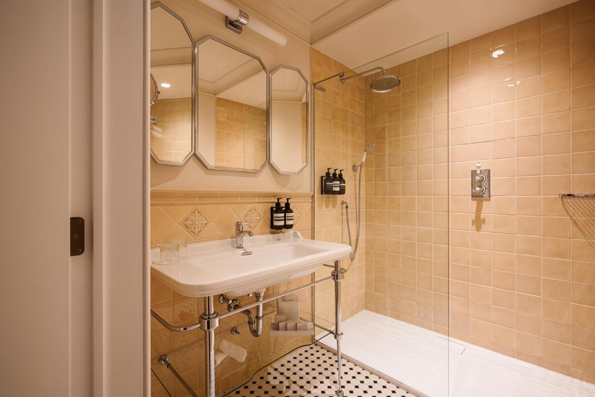 Hotel Fleur De Ville بروكسل المظهر الخارجي الصورة