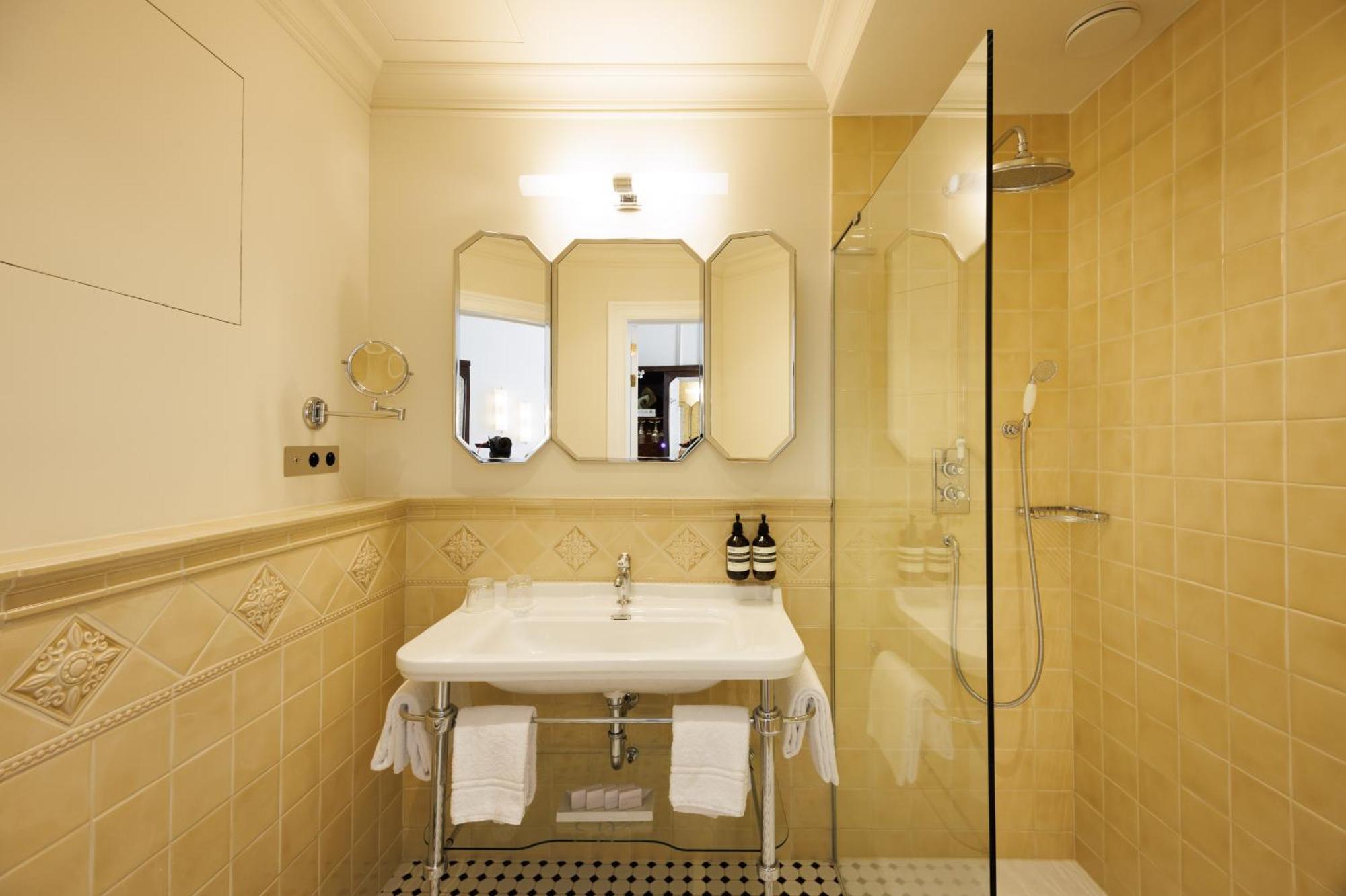 Hotel Fleur De Ville بروكسل المظهر الخارجي الصورة